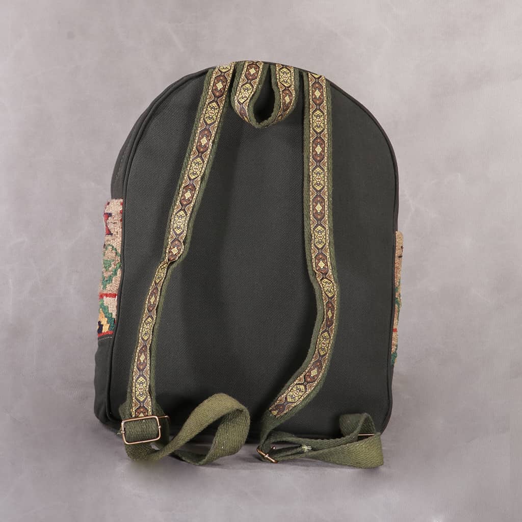 نمای پشت کواله پشتی گلیمی رونیاس