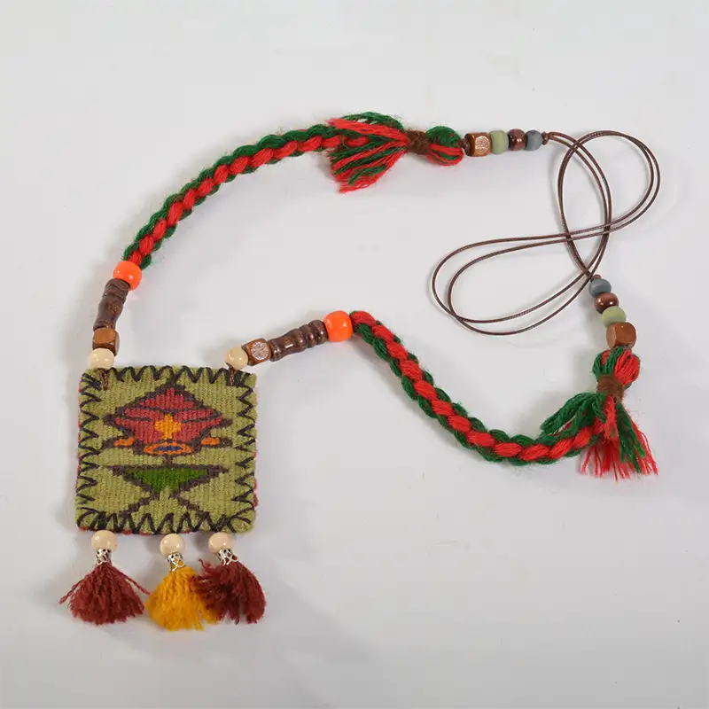 گردنبد گلیمی سنتی با طرح گل