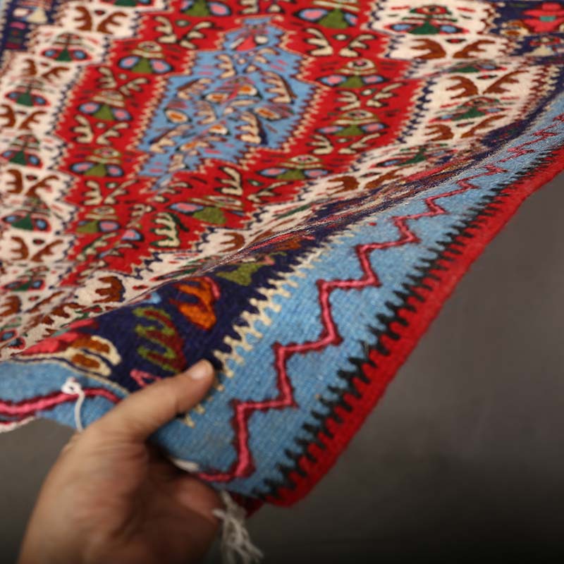 پشتی گلیمی سنندج با نقشه ماهی درهم | جفت پشتی دستبافت کردی - تصویر 3
